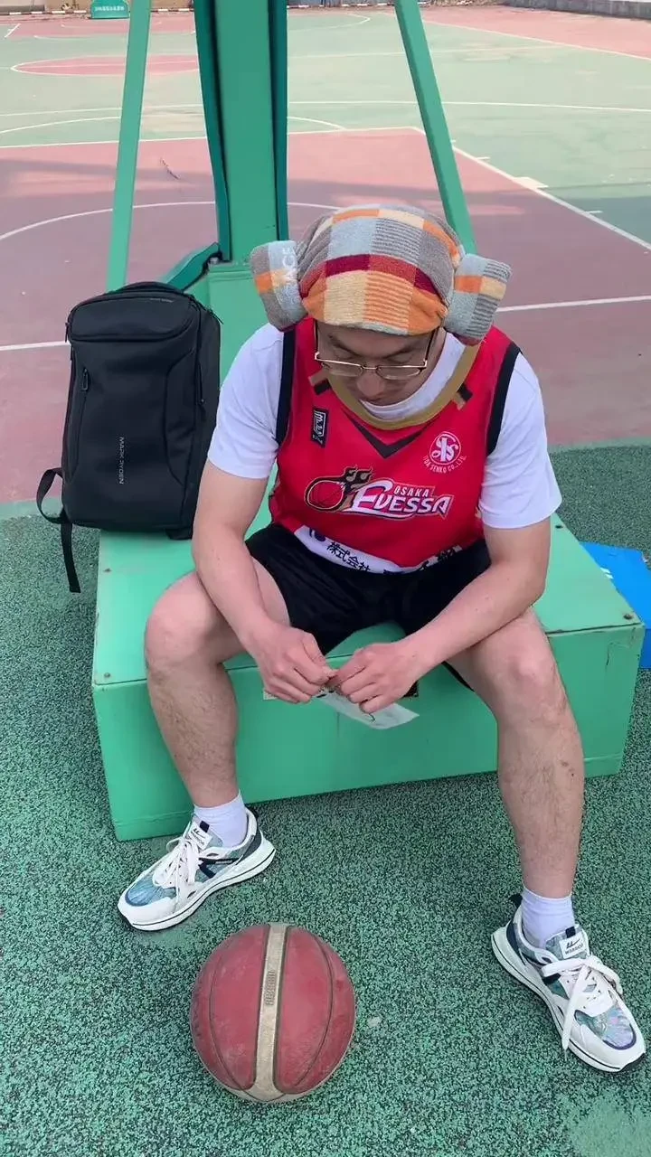 篮球教练如何帮助球员理解规则的重要性?_2